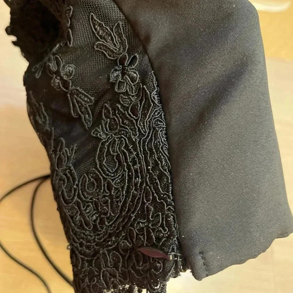 Embroidered corset - Picture 3 of 4